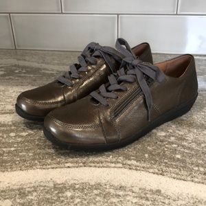 Vionic Abigail Leather shoes